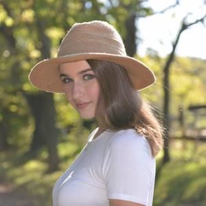 Meet your Posher, Meredith